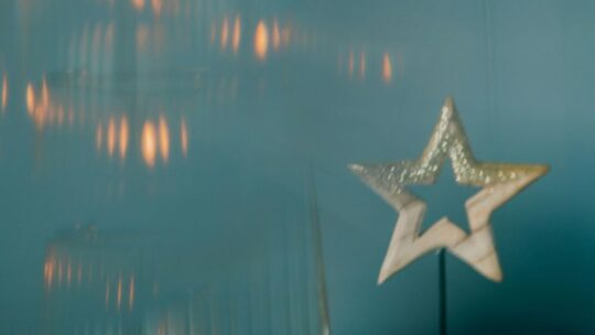 Zwischen Lichterglanz und Leere